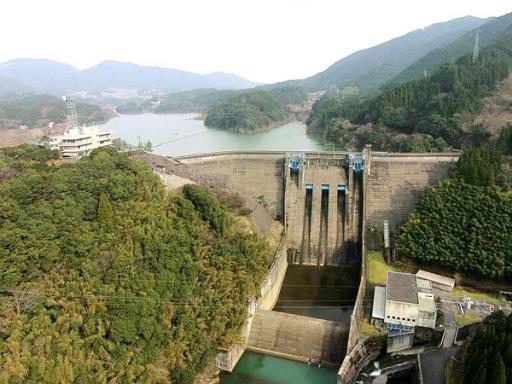 緑川ダムの画像