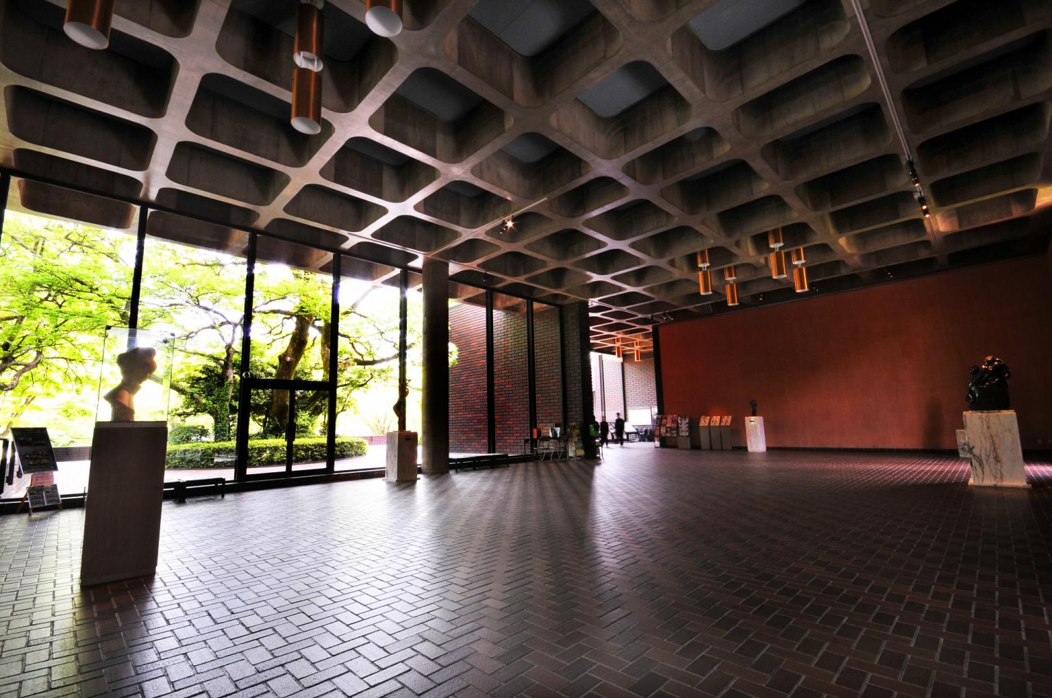 熊本県立美術館本館の内部画像