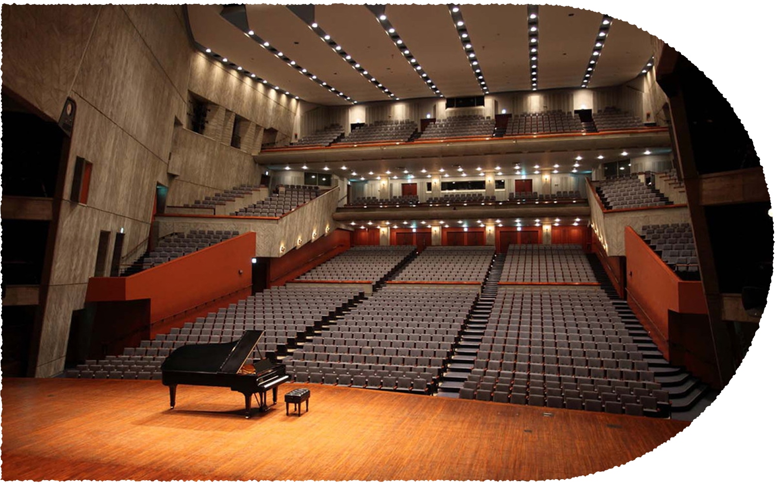 写真：熊本県立劇場