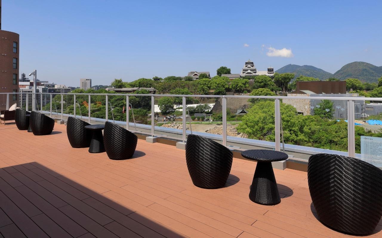 ホテル屋上（熊本城を望む）