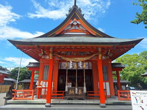 画像：八代神社社殿三宇