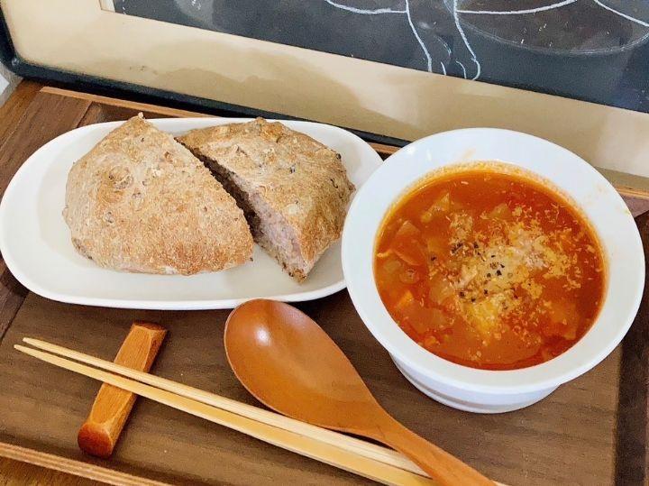 写真：パンとスープ