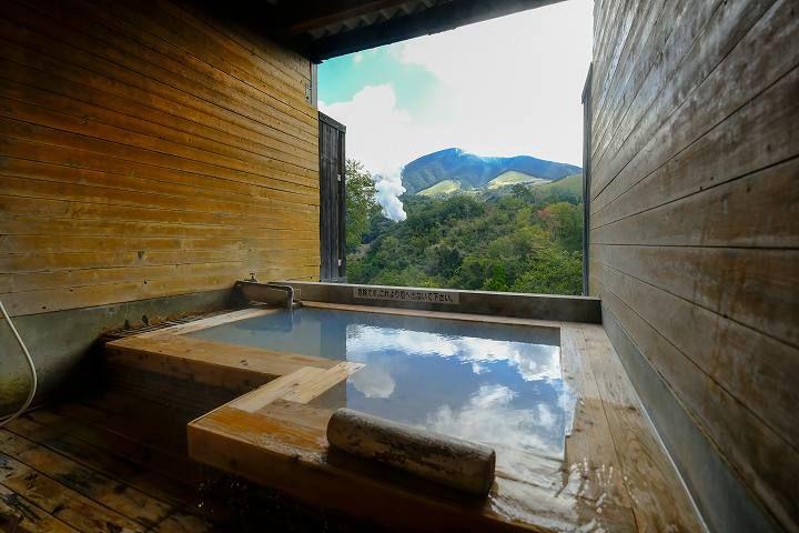 写真：涌蓋山と浴室