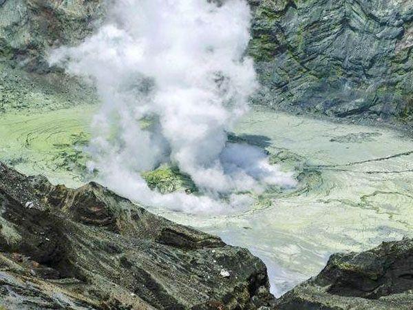 阿蘇中岳火口の画像