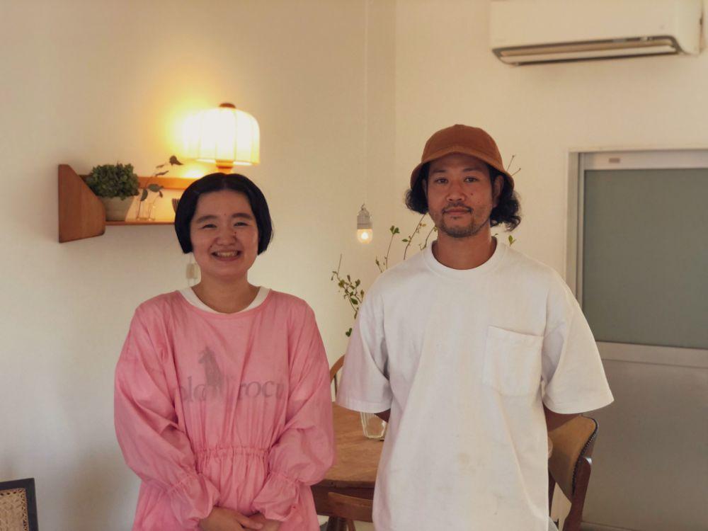 写真：店主の土屋麻耶さんとパートナーの将彦さん