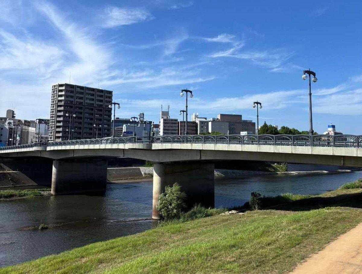 画像:長六橋