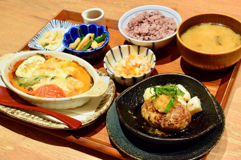 「2品選べる定食」の写真