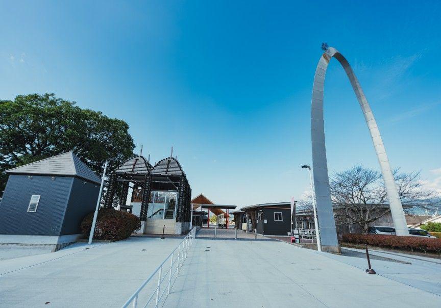 写真：湯前駅レールウイングの外観