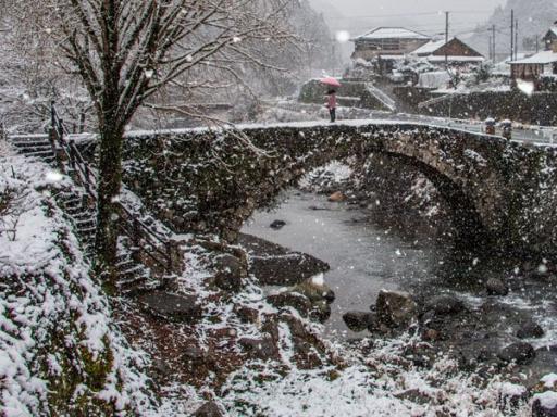 雪景色の笠松橋