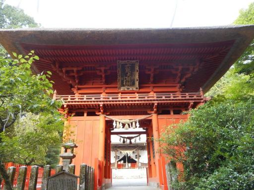 画像：六殿神社楼門