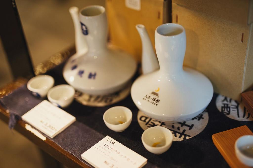 写真：店内で売られている酒器