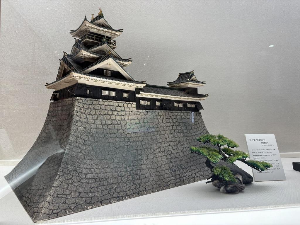 写真：熊本城をモチーフとした灯籠