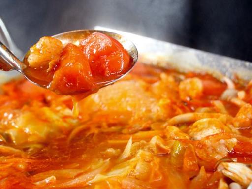 トマトホルモン鍋の画像