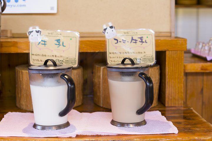 写真：牛乳とコーヒー牛