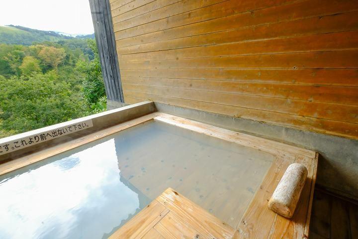写真：涌蓋山と浴室