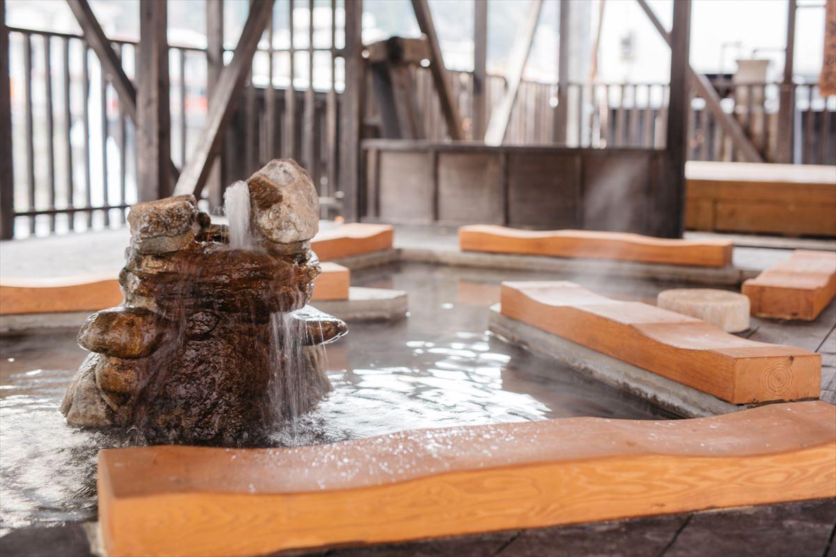 旅やお出かけのお立ち寄りに 公共スペースにある足湯 公式 熊本県観光サイト もっと もーっと くまもっと