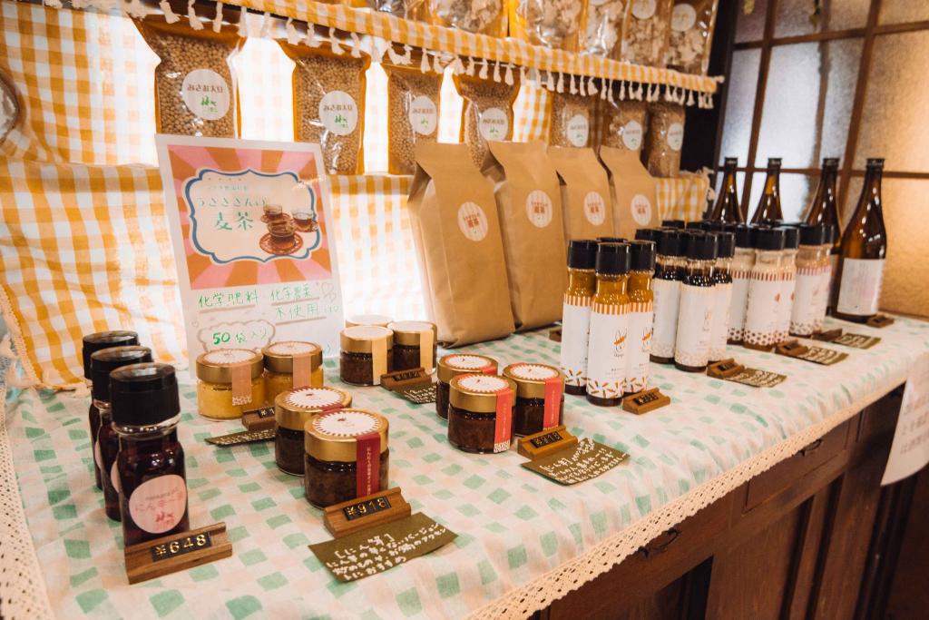 店頭に並ぶ加工品