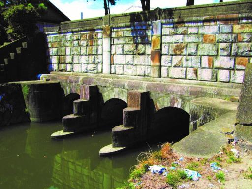 画像：郡築二番町樋門（八代海干拓遺跡）