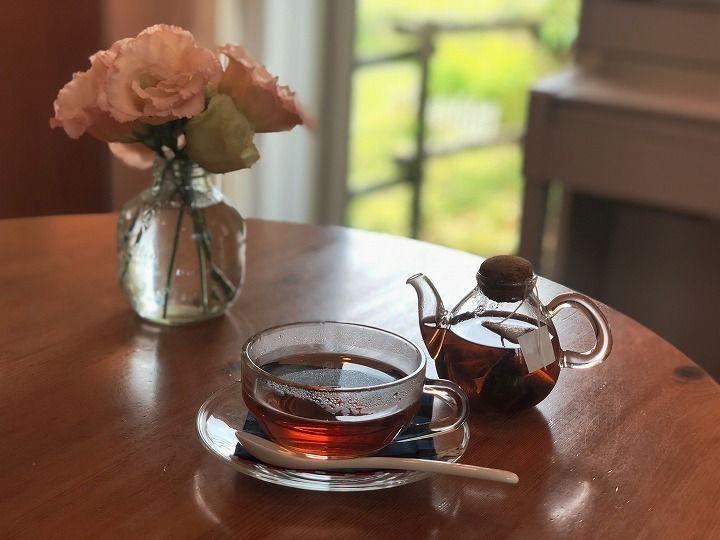 写真：紅茶とお花