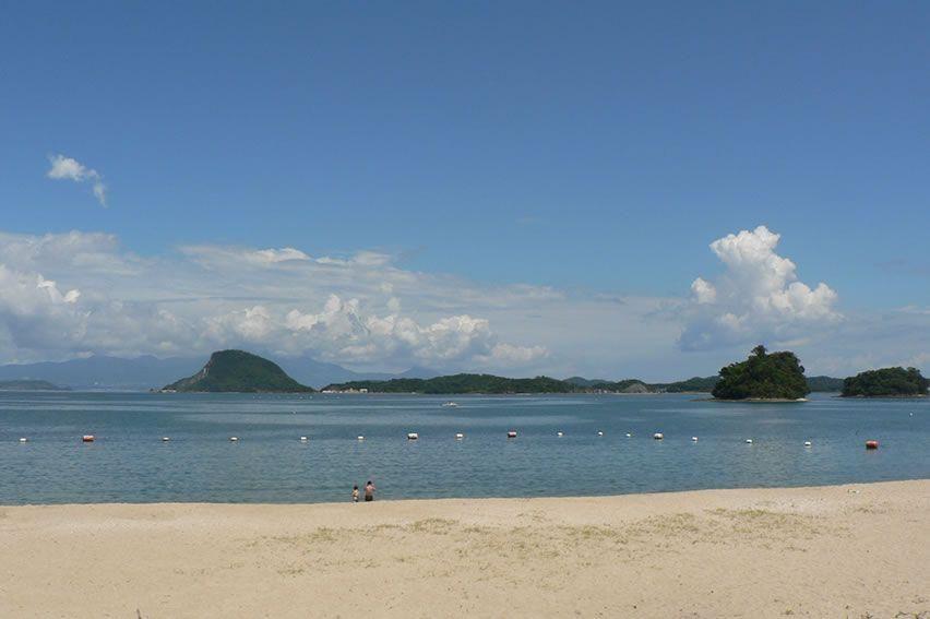 写真:西目海水浴場（カームビーチ）