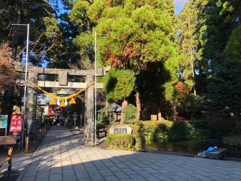 写真：白川吉見神社の入口