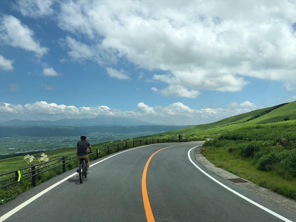 写真：男性のサイクリング姿