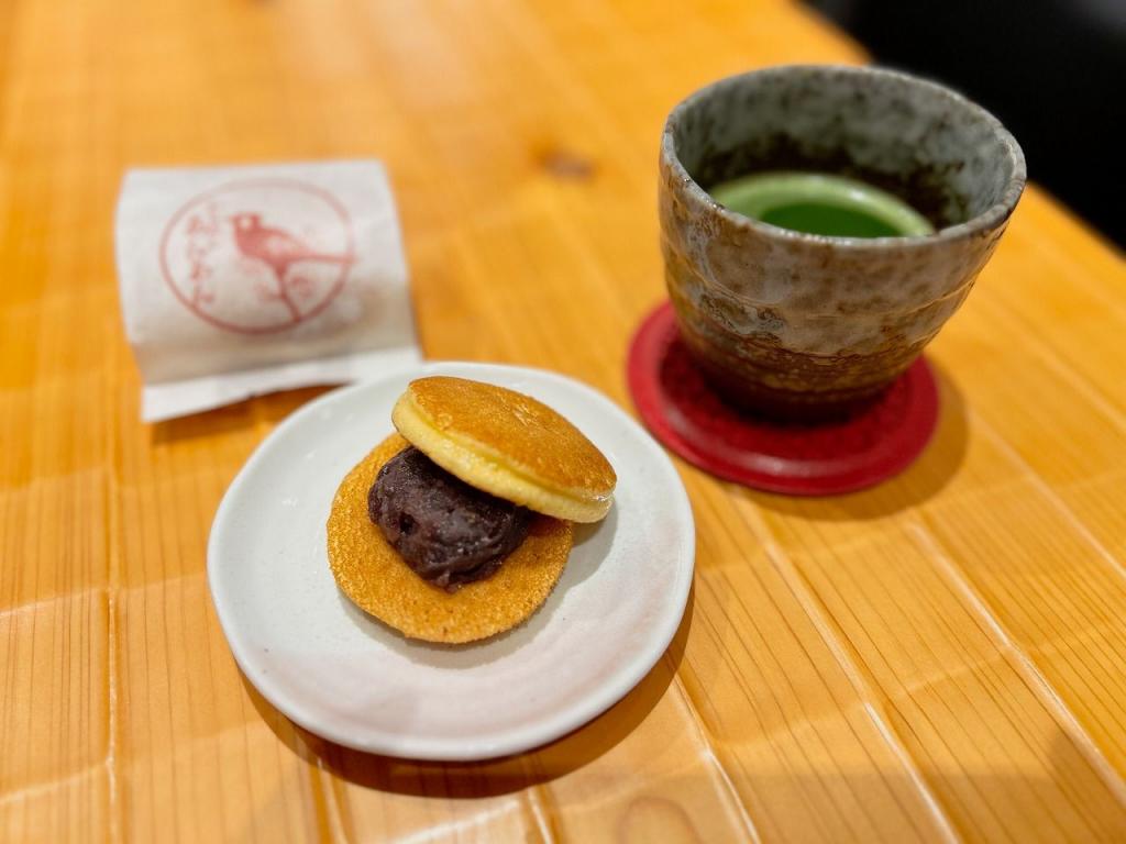 写真：お茶とどら焼き