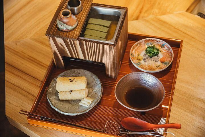 写真：水前寺菜の湯豆腐と松柏いなり