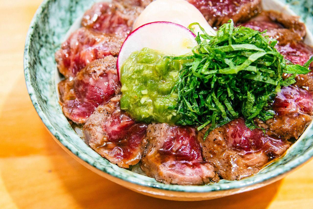 写真：あか牛丼
