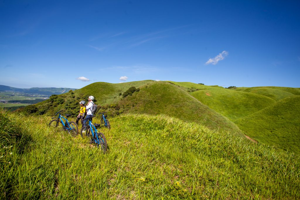 Cycling tour around Aso