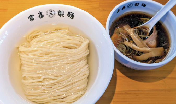 味噌キャラメルナッツや醤油黒蜜きな粉を使った「ふわふわかき氷」イメージ