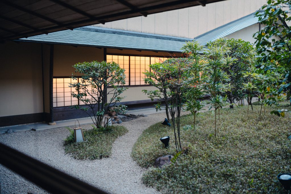 中島幹夫・小野紀生