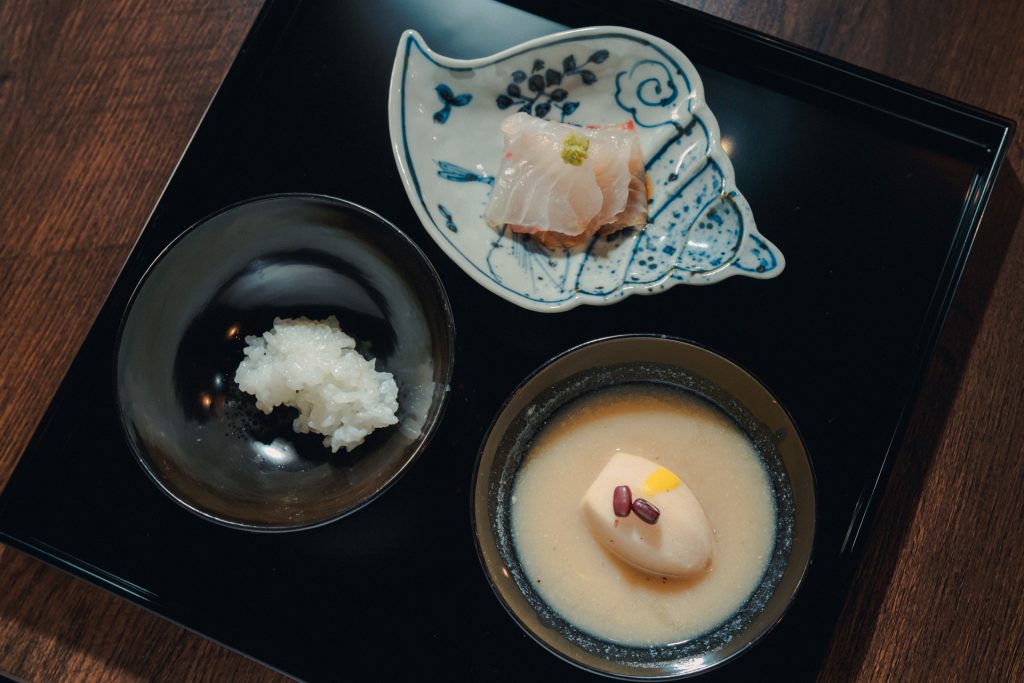 向附：天然真鯛のお造り