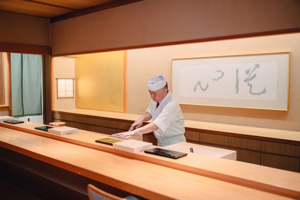 割烹「梢」の扉
