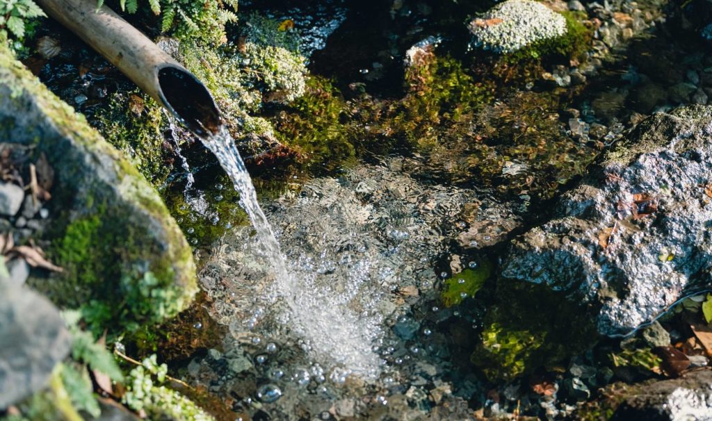 湧水の汲み場