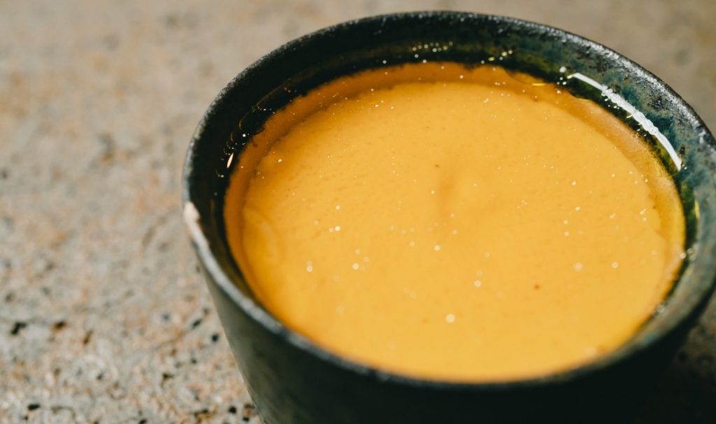 鹿肉のコンソメ ロワイヤル仕立て