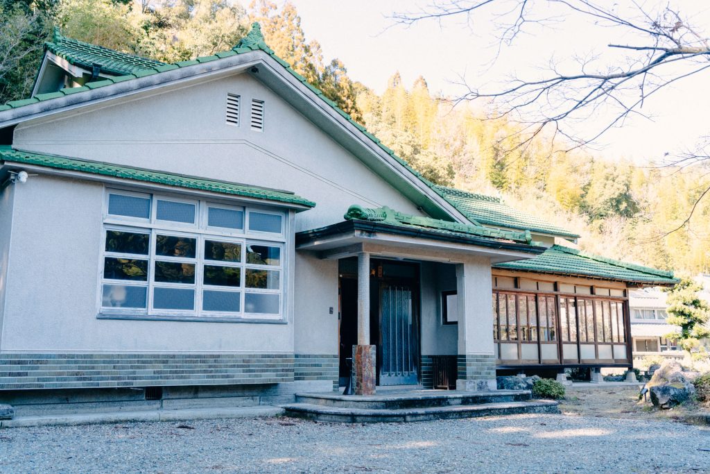 岳間渓谷の里山の風景