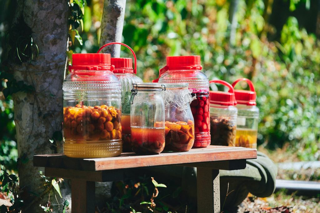 発酵・熟成中のガラス瓶