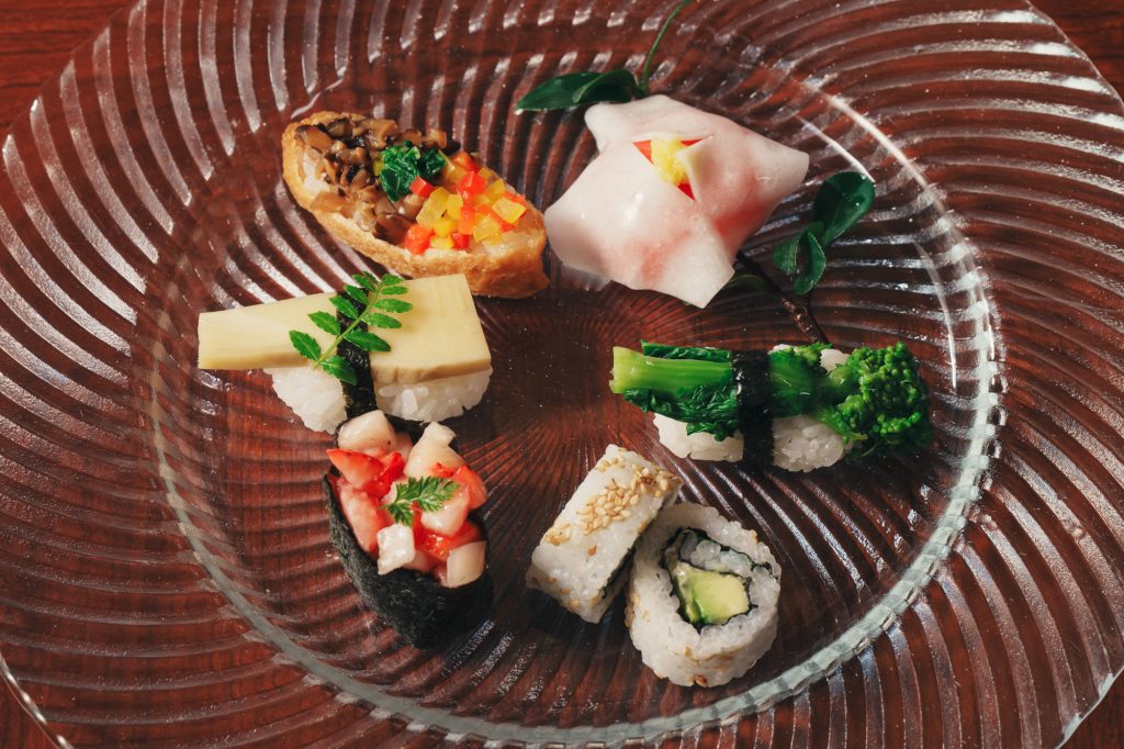 食事「彩り寿司」